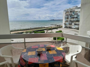 Saint Gilles - T3 Face Mer avec Balcon, Parking Privé, Accès Direct Plage - FR-1-324-543